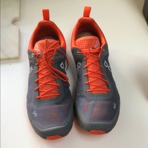 Men’s On Cloud running sneakers